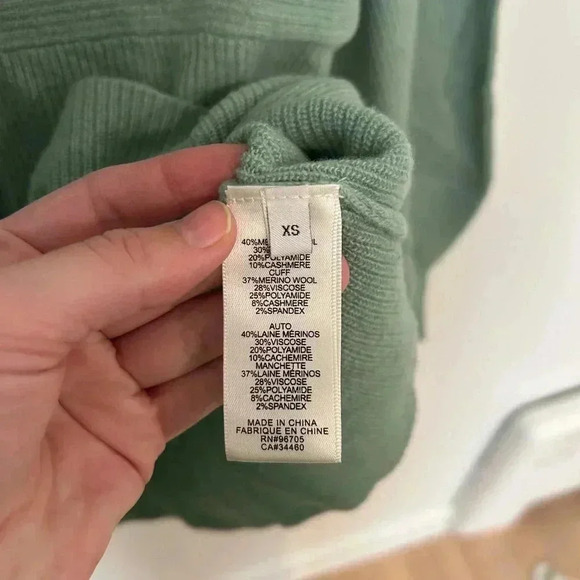 Rebecca Taylor Mint Wool Blend Mock Neck
Ribbed Balloon Sleeve Button Sweater XS - Picture 7 of 13